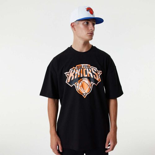 NEW ERA NEW YORK KNICKS NBA INFILL LOGO OS TEE BLACK L