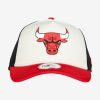 NEW ERA CHICAGO BULLS TEAM COLOUR BLCK TRUCKER WHITE/RED