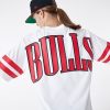 New Era NBA Arch Graphic Chicago Bulls Oversized T-Shirt White