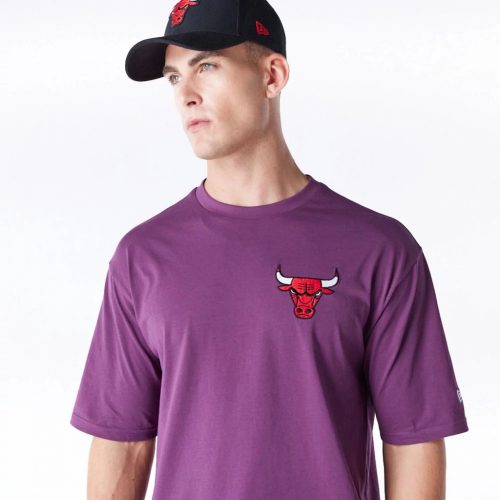 New Era League Essential Chicago Bulls Oversized T-Shirt Purple L