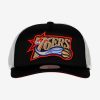 MITCHELL & NESS PHILADELPHIA 76ERS OFF THE BACKBOARD TRUCKER HWC Black / White